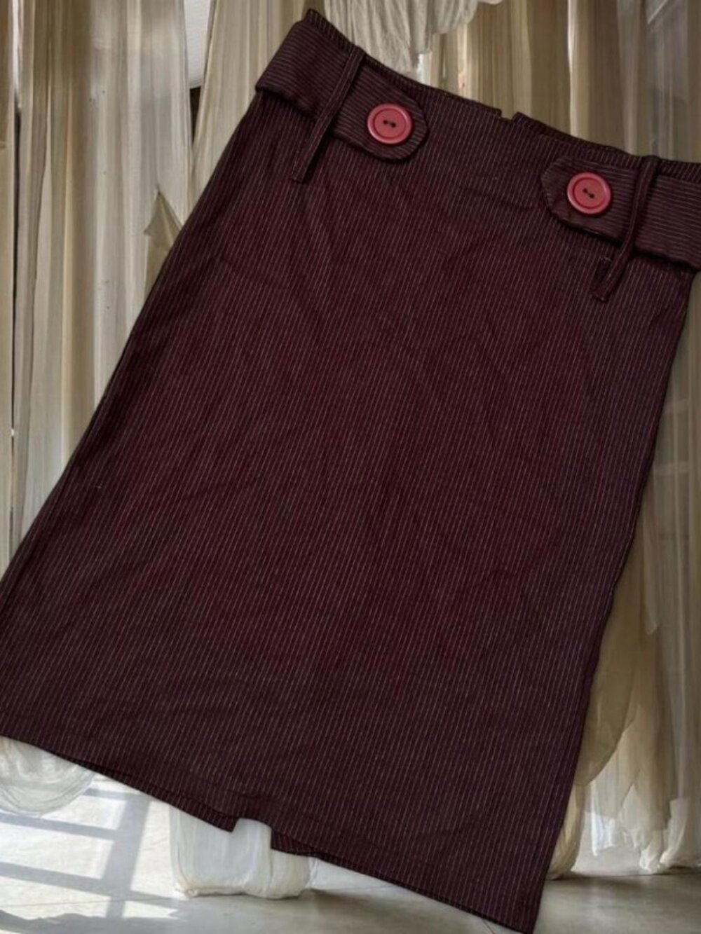 Vintage Wet Seal brown pinstripe midi pencil skirt with big button detailing ⭐️